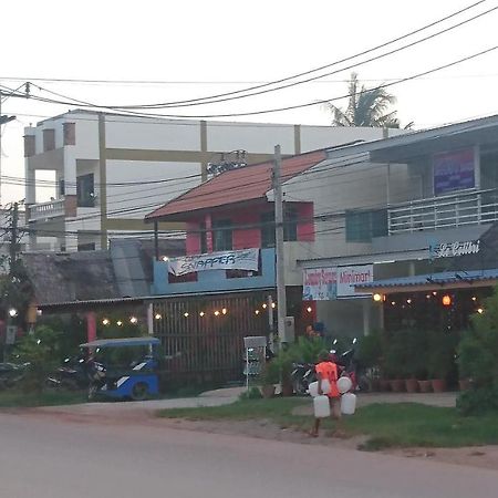 Easy Rooms And Minimart Ko Lanta Esterno foto