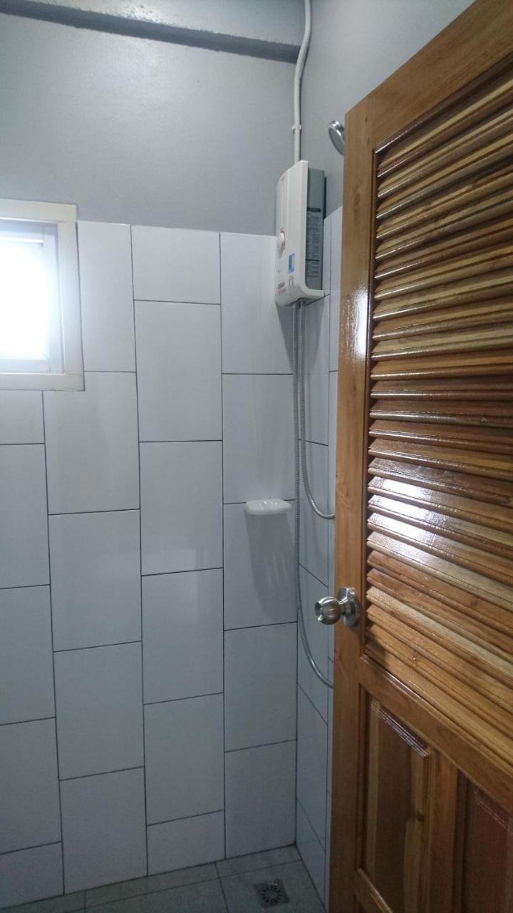 Easy Rooms And Minimart Ko Lanta Esterno foto