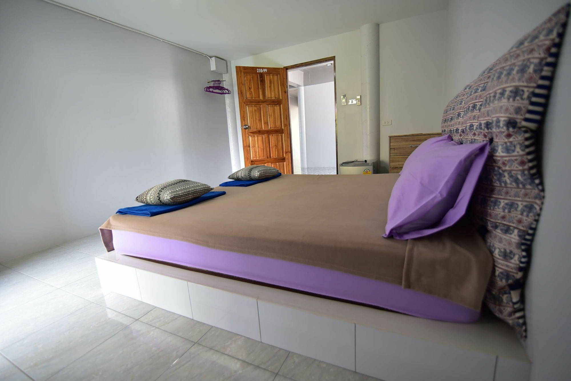Easy Rooms And Minimart Ko Lanta Esterno foto